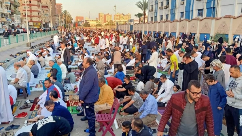صلاة عيد الفطر المبارك في الإسماعيلية