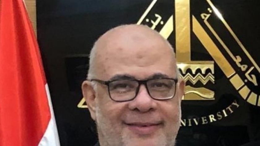 الدكتور احمد يوسف