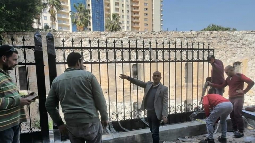 سور لحماية طابية النحاسين الأثرية بالإسكندرية