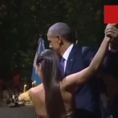 أوباما يرقص التانجو