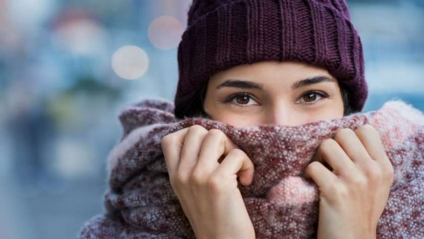 موعد انخفاض درجات الحرارة وارتداء الملابس الشتوية