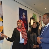 رئيس جامعة أسوان يفتتح معرضا فنيا عن مناهضة العنف ضد المرأة