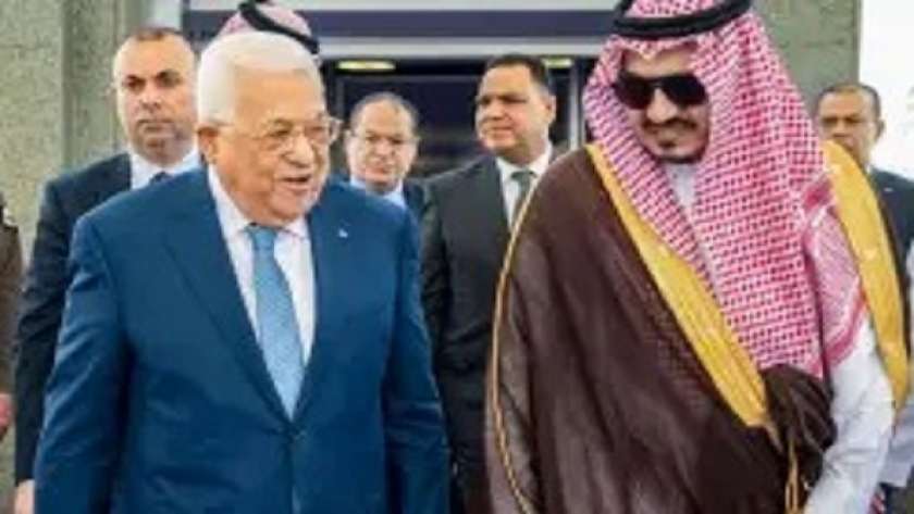 الرئيس الفلسطيني يصل إلى جدة للمشاركة في القمة العربية