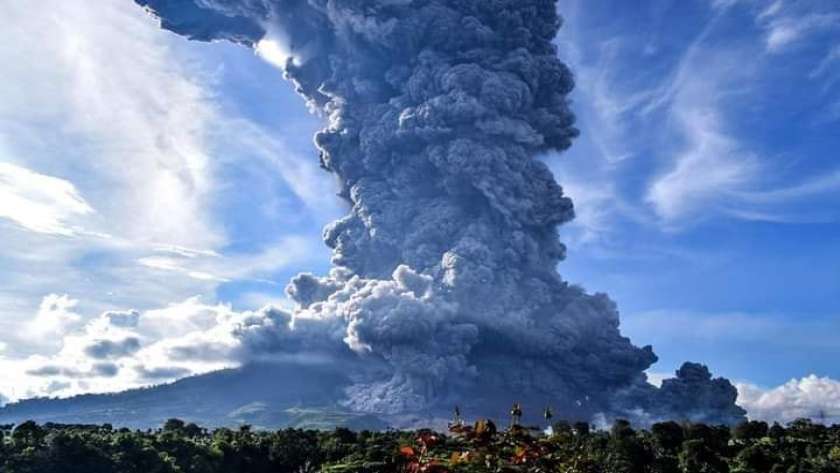 بركان فى إندونيسيا