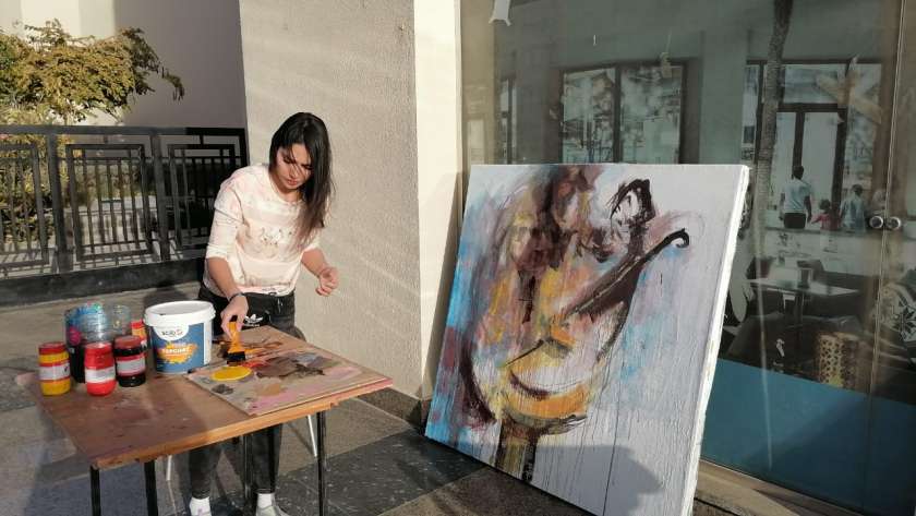 رغدة أحمد إحدى الفنانات المشاركة في كرنفال الغردقة