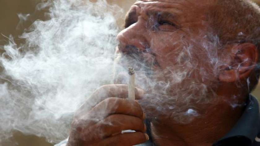 زيادة عدد المدخنين المسنين