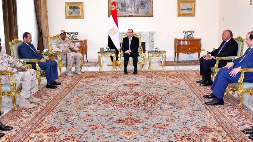 السيد الرئيس يستقبل نائب رئيس المجلس العسكري الانتقالي السوداني