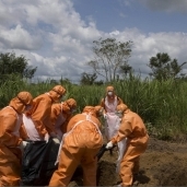 دفن ضحايا "إيبولا"