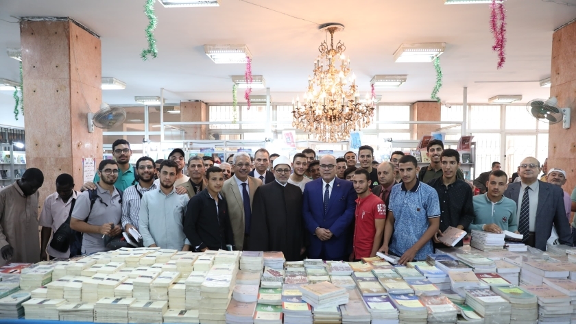 رئيس جامعة الأزهر يفتتح معرضًا للكتاب بمدينة نصر