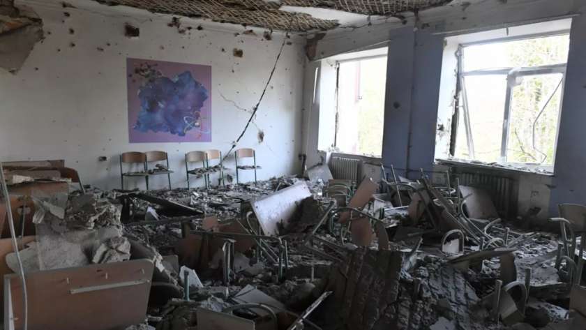 آثار القصف الأوكراني على المدارس في «دونيتسك»