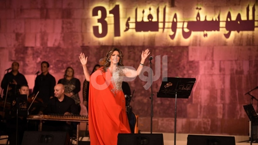 الفنانة نادية مصطفي في مهرجان القلعة
