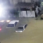 مياه الأمطار أغرقت السيارات فى القاهرة الجديدة