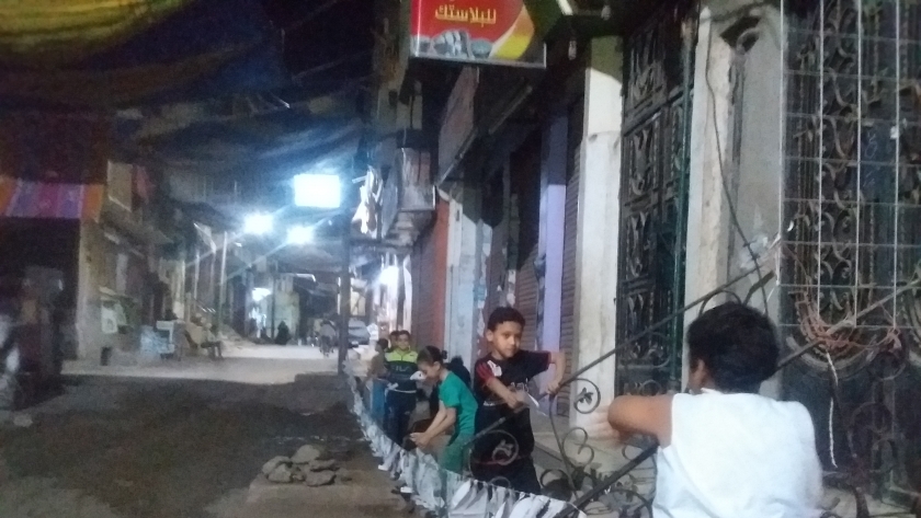 زينة رمضان تغطى شوارع أسيوط إستعدادا للشهر الكريم "كورونا مش هيغيرنا "