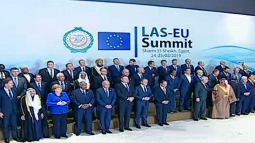 القادة المشاركون في القمة العربية الاوروبية بشرم الشيخ