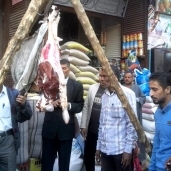 حملة لفحص صلاحية اللحوم المعروضة بجهينة في سوهاج