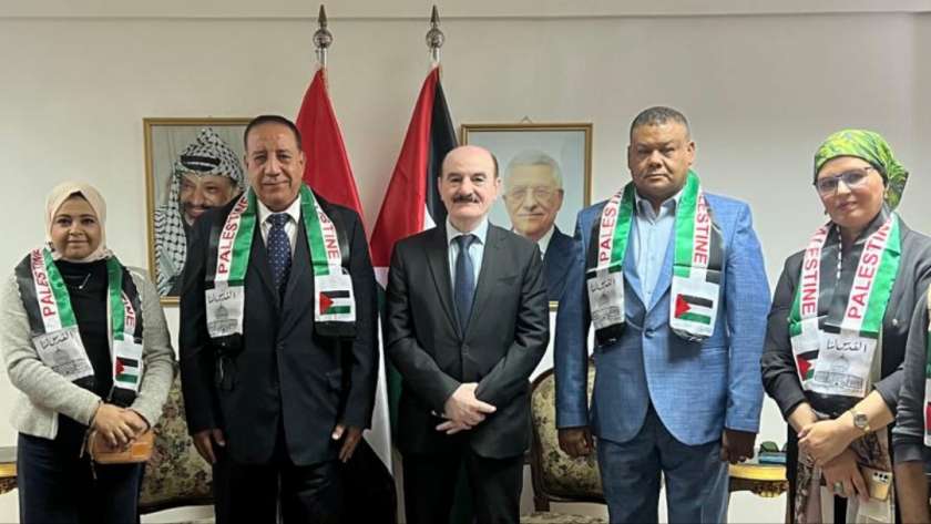 زيارة وفد نقابة الصحفيين بالإسكندرية لقنصل فلسطين