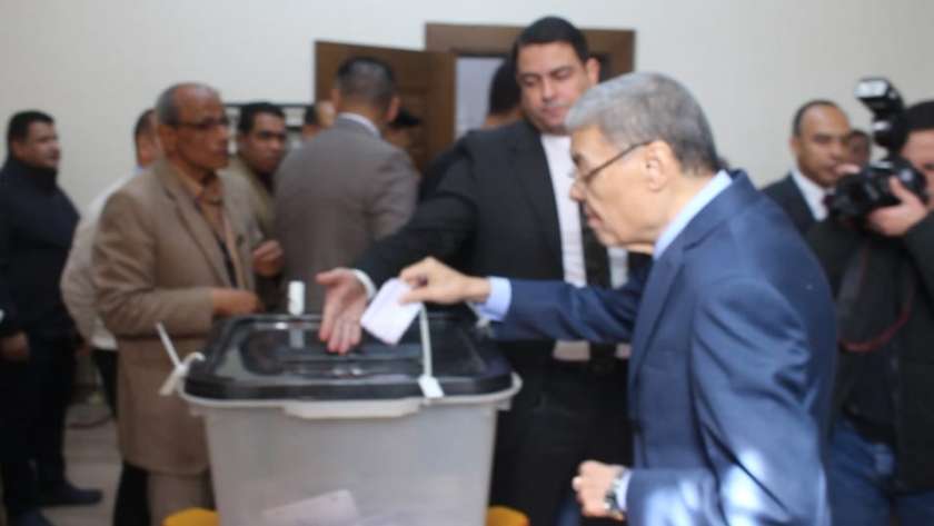 محافظ المنيا يدلي بصوته في الانتخابات الرئاسية 2024