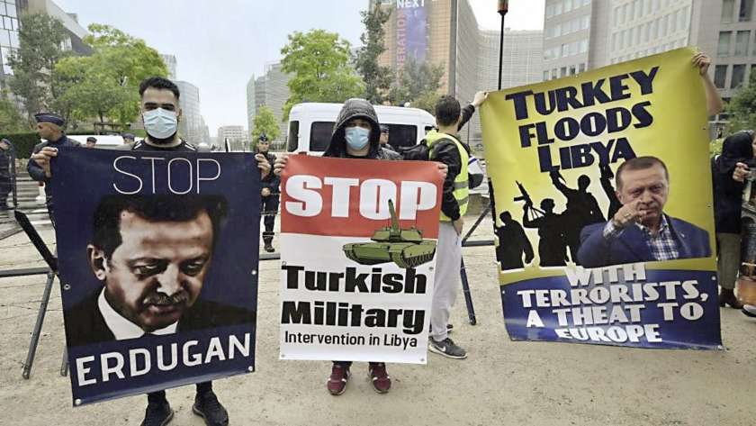 متظاهرون فى بروكسل ينددون بالتدخل التركى فى ليبيا