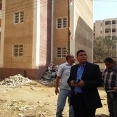 بالصور : رئيس مجلس مدينة سمنود يقرر إحالة 3 من عامل الوحدة الصحية بقرية أبوصير ويتفقد منطقة الأربعين