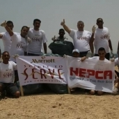 بالصور| حملة لتنظيف شواطئ جزيرة مجاويش في الغردقة   