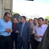 المهندس أشرف رسلان رئيس هيئة السكة الحديد خلال جولته بمحطة القاهرة