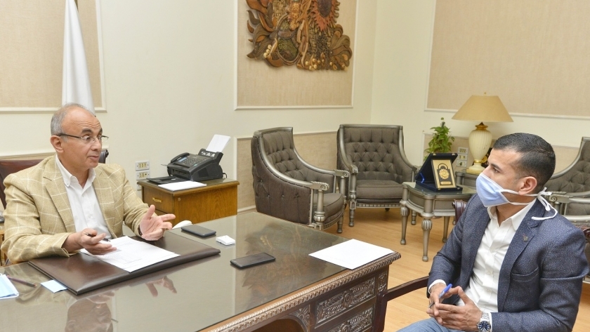 رئيس جامعة الزقازيق خلال حواره مع «الوطن»