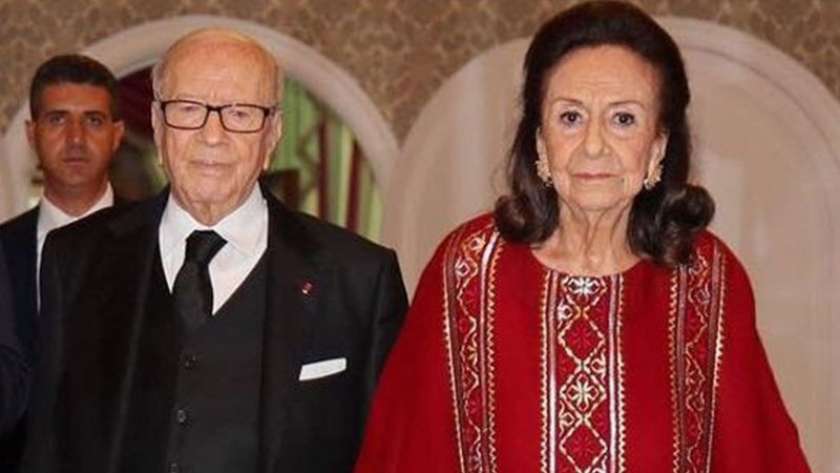 أرملة الرئيس التونسي الراحل في صورة قديمة تجمعهما