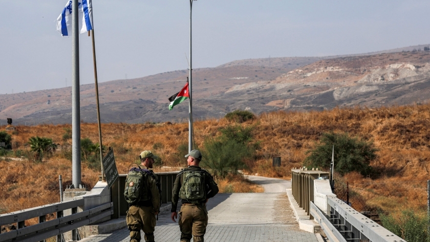 عناصر من جيش الاحتلال الإسرائيلي على الحدود مع الأردن
