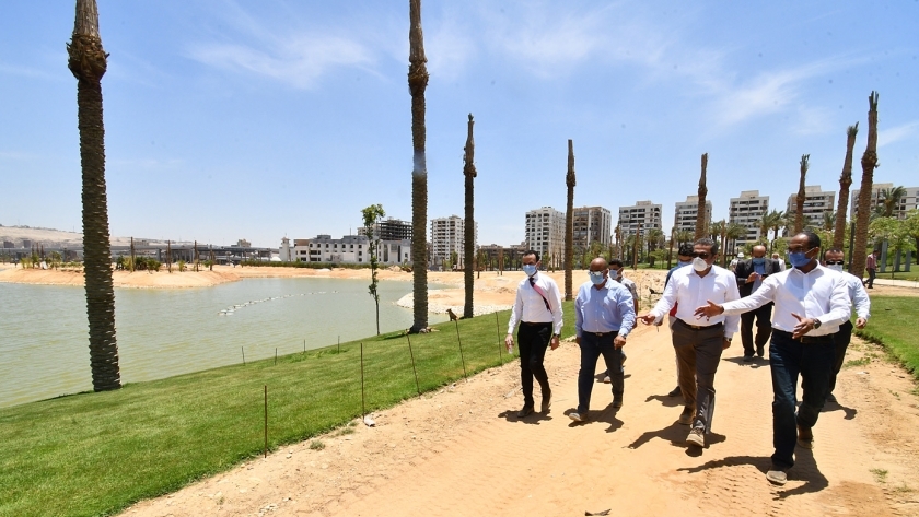  مسؤولو الإسكان يتفقدون مشروع تطوير بحيرة عين الصيرة بالقاهرة