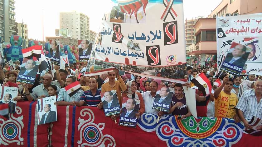 أهالي الشرقية يحتفلون بانتصارات أكتوبر بهتافات "تحيا مصر"