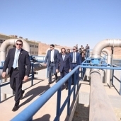 الرئيس خلال زيارته لمحطة «كيما» للصرف الصحى بأسوان