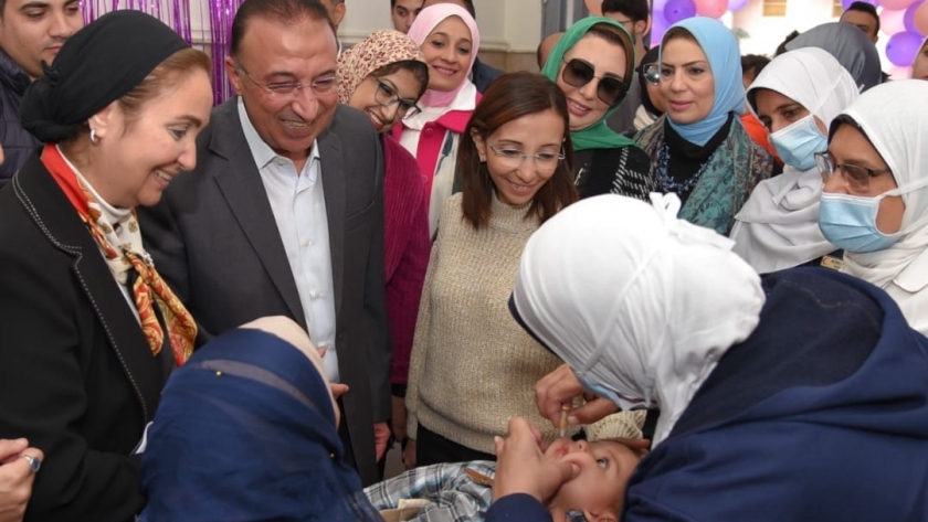 تطعيم الاطفال بالإسكندرية ضد مرض شلل الأطفال