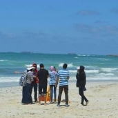 لجنة أصدقاء البيئة لنظافة الشواطئ المجانية بالاسكندرية لاستقبال المصطفين