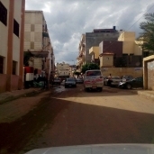 سيارة دعاية تابعة لمرشح أمام لجان انتخابية فى رشيد