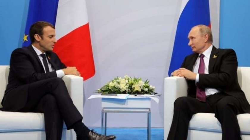 الرئيس الفرنسي ماركون خلال لقاء سابق مع الرئيس الروسي بوتين