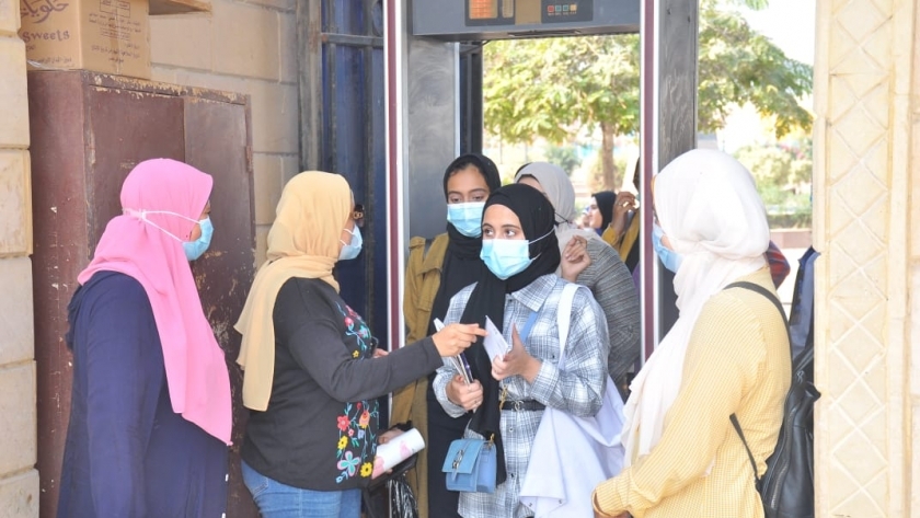 جامعة كفر الشيخ:  بدء  حظر دخول الموظفين دون شهادة تطعيم كورونا