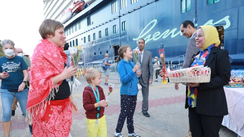 ميناء الإسكندرية يستقبل 2200 سائح على متن سفينة سياحية قادمة من أنطاليا