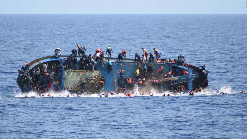 انتشال جثث 20 مهاجرين من أفريقيا أثر غرق مركبهم قبالة صفاقس التونسية