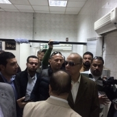 محافظ القاهرة يزور المصابين