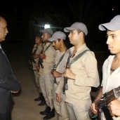 مدير أمن أسوان يتفقد الكمائن في ذكرى تحرير سيناء
