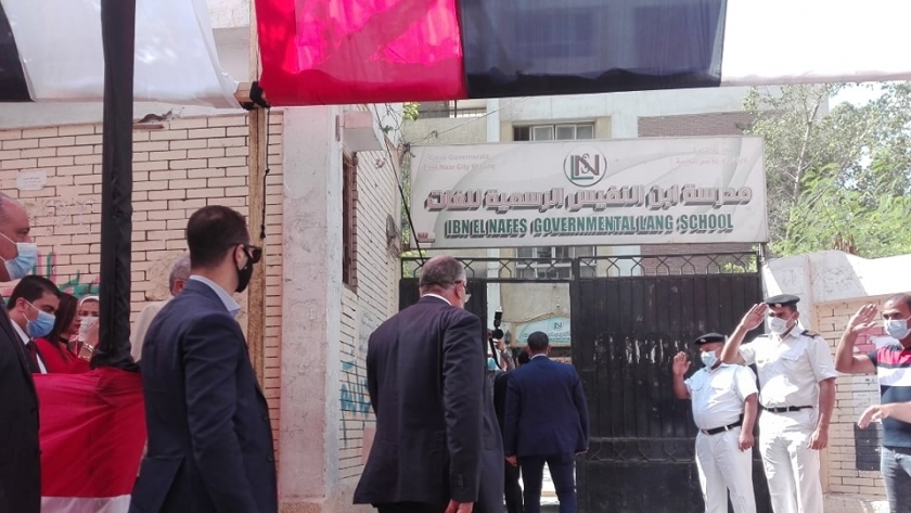 وزير الزراعة يدلي بصوته في انتخابات مجلس الشيوخ بمدينة نصر