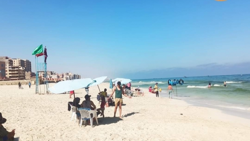 الرايات الخضراء على شواطئ الإسكندرية