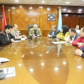 محافظ كفر الشيخ يلتقى التنفيذيين
