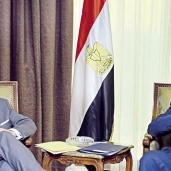 وزير التجارة أثناء استقباله للسفير الفرنسى بالقاهرة