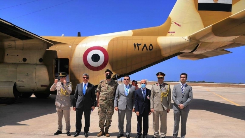 طائرة المساعدات المصرية الثانية تصل لبنان
