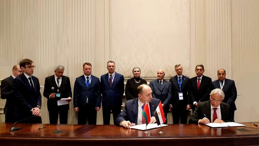 وزيرا التجارة والانتاج الحربي يشهدان توقيع 12 اتفاقية ومذكرة تفاهم بين مصر وبيلاروسيا