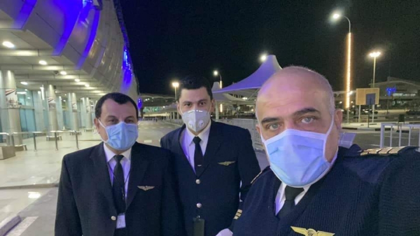مصر للطيران تسير رحلة مساعدات طبية وماسكات للشعب الإيطالي