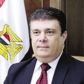 الإعلامي حسين زين