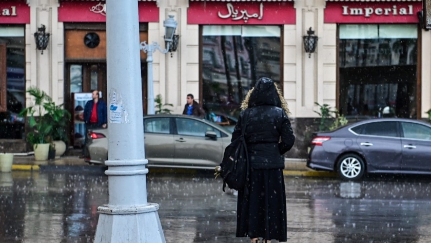 جانب من سقوط الأمطار على مدينة الإسكندرية