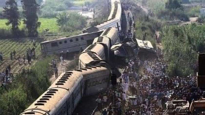 صورة من حادث تصادم قطاري سوهاج